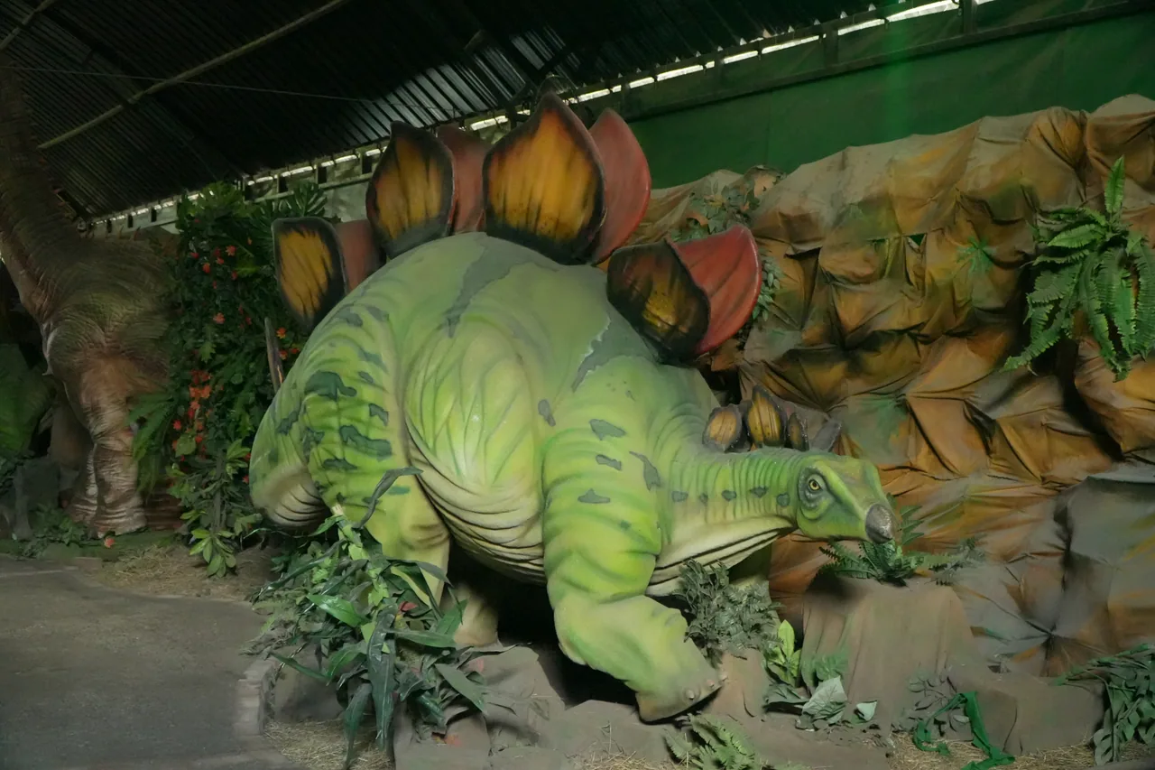 Stegosaurus figure in Jurassic World